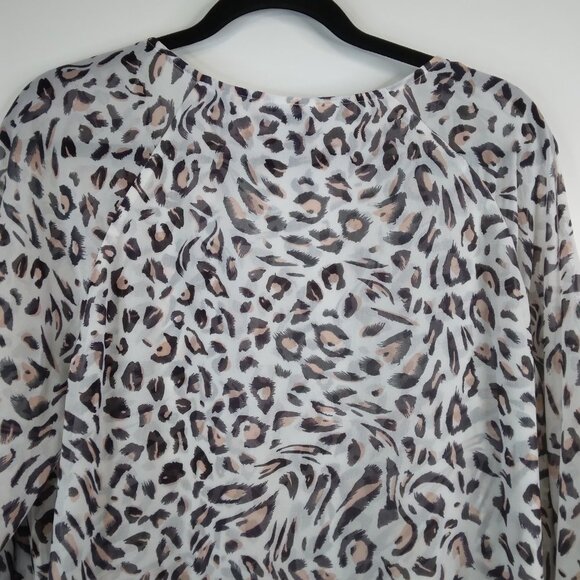 Cabi 5337 Glamour Blouse Off White Leopard Print Top Size L - Picture 8 of 11